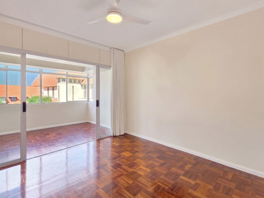 To Let 1 Bedroom Property for Rent in Sea Point Western Cape